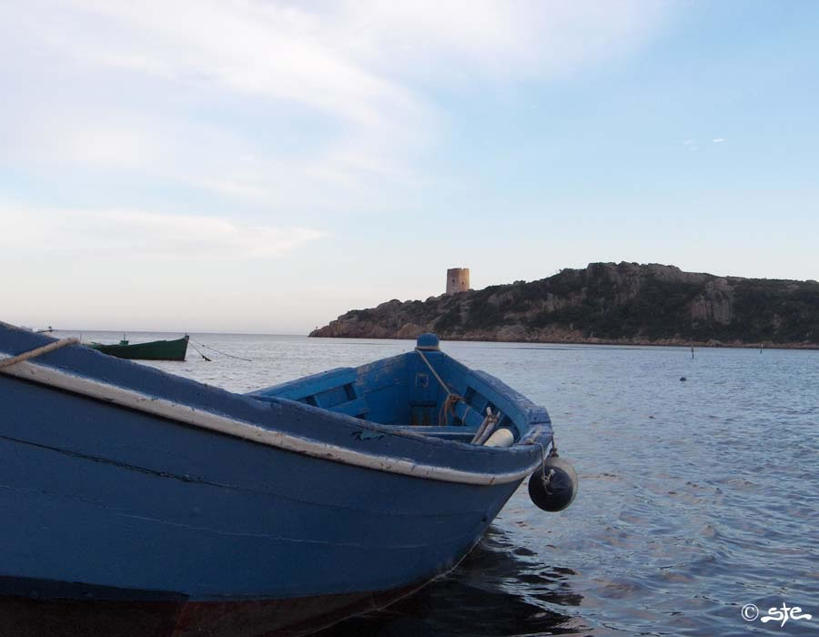 Antica imbarcazione da pesca ormeggiata nel golfo